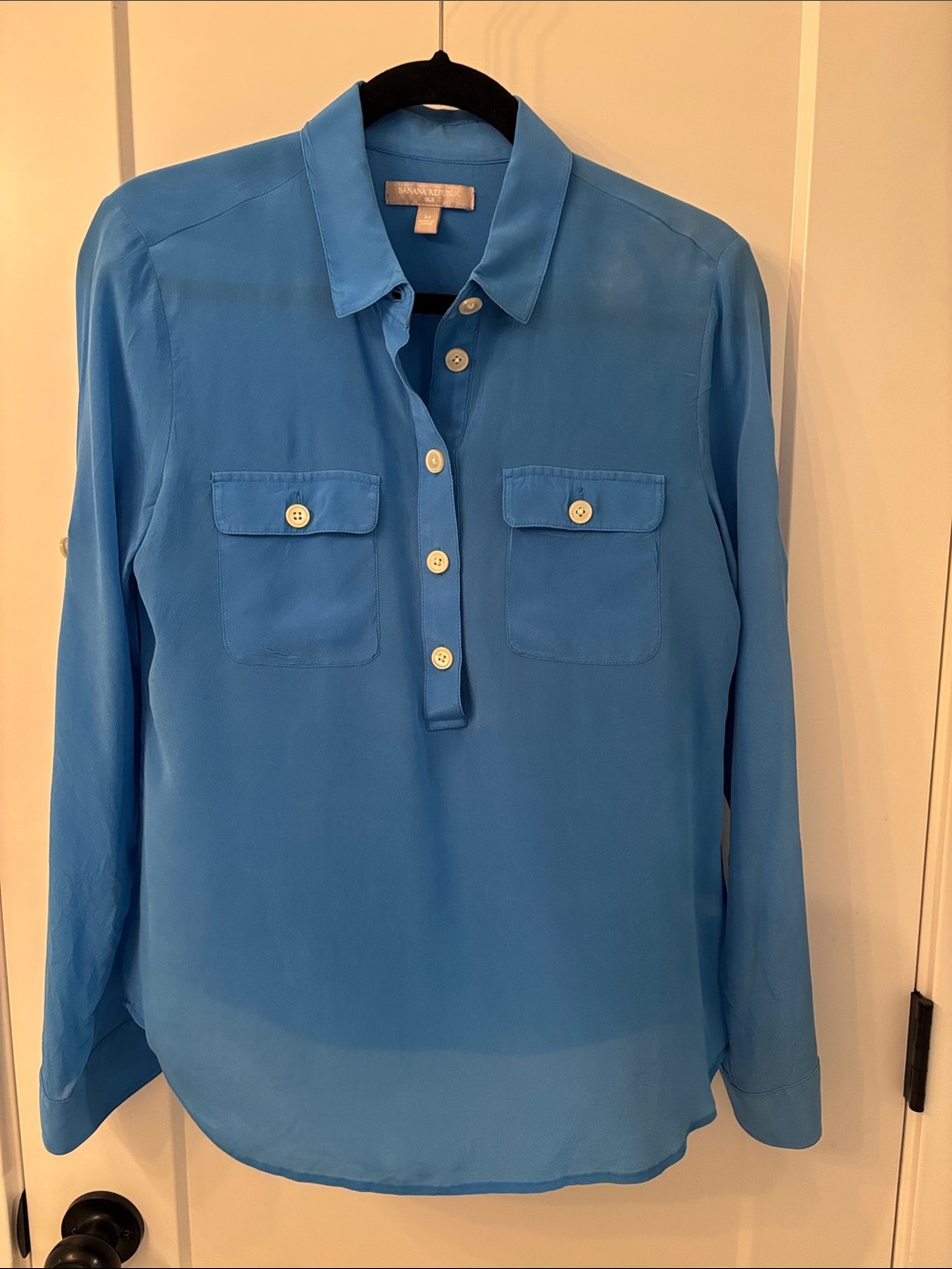 Banana Republic 100% Silk Blue Button-Front Women's Blouse